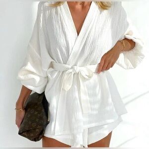 COMMENSE 2 pc white BLOUSE SHORT 🤍